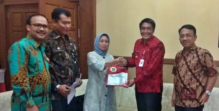 NEWS: Bupati Magelang bertemu dengan perwakilan Ombudsman RI bahas korban erupsi merapi 1961 (23/1/2020)-(Fot0: Istimewa)