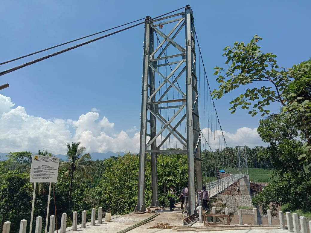 NEWS: Jembatan Gantung di atas kali progo hubungan dua desa di dua kecamatan (22/1/2020)-(Foto: istimewa)