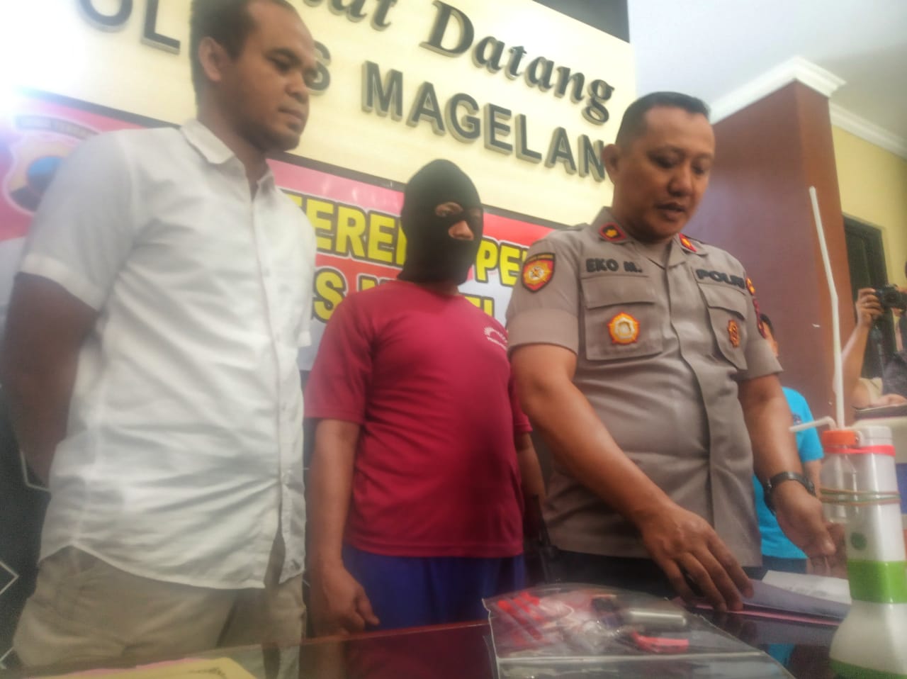 NEWS: Warga Gunungpring Muntilan diamankan di Paremono Mungkid karena mengkonsumsi sabu-sabu (23/1/2020)-(Foto: bsn)