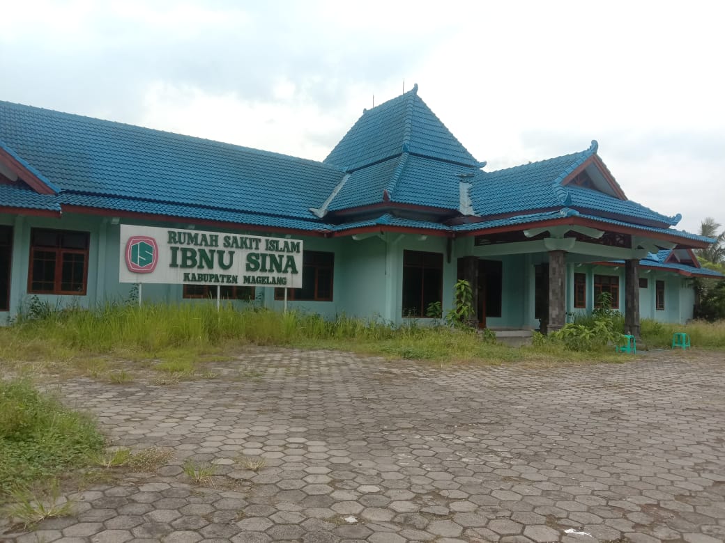 MANGKRAK: RSI Ibnu Sina di Mertoyudan sudah delapan tahun tidak beroperasi. (Dok: Borobudur News)