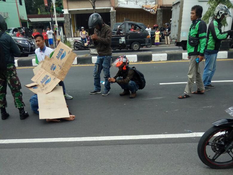 NEWS: Kecelakaan dua sepeda motor di Mertoyudan, dua pengemudi terluka (27/1/2020)-(foto: istimewa)