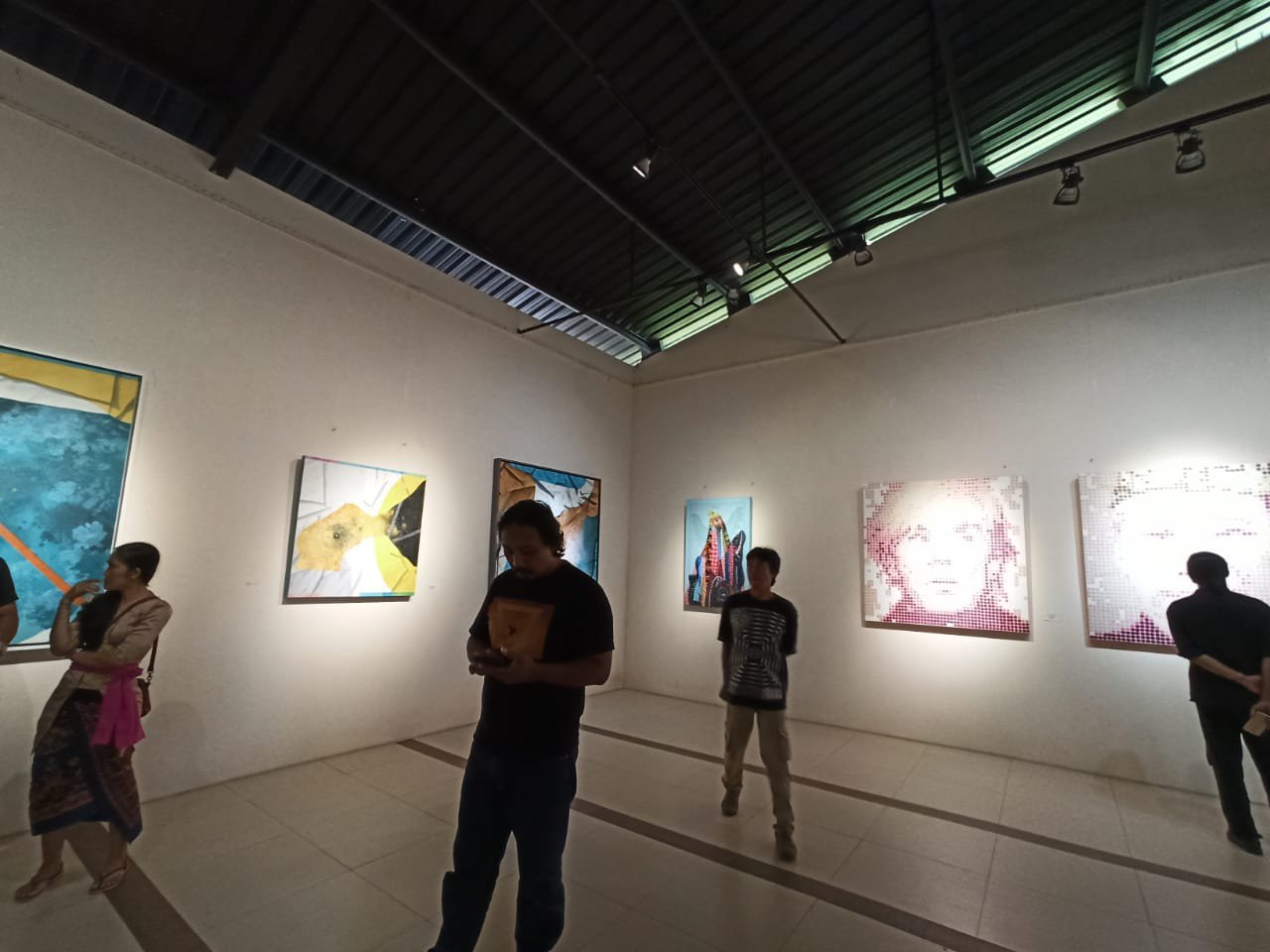 Ini Penampakan Pameran Lukisan Delapan Seniman Bali di Borobudur