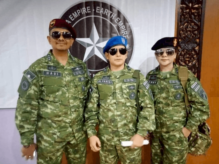 GAGAH: Para petinggi Sunda Empire di Bandung, Jawa Barat. (Foto: Internet)