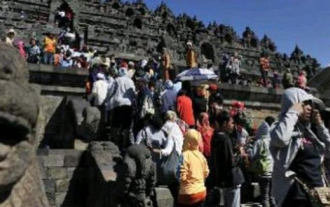 Kunjungan Makin Banyak, Batu Candi Borobudur Keropos