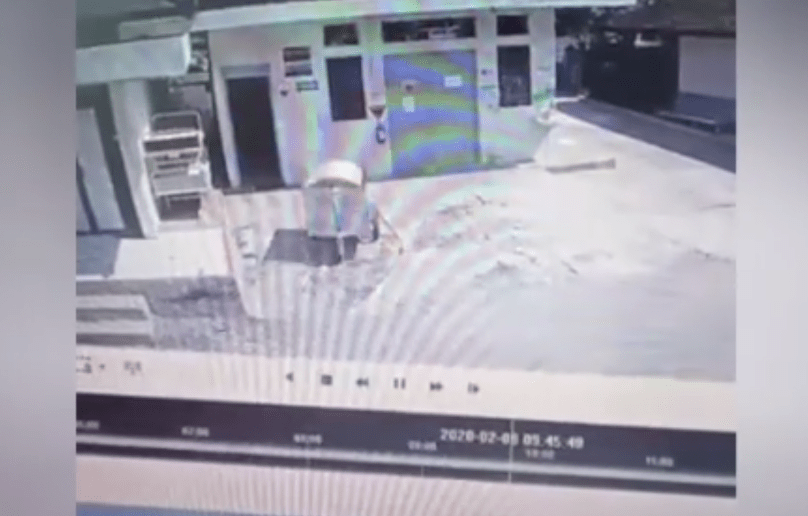 HIIII…Video Gerobak di RSU Jogja Berjalan Sendiri dan Buka Pintu