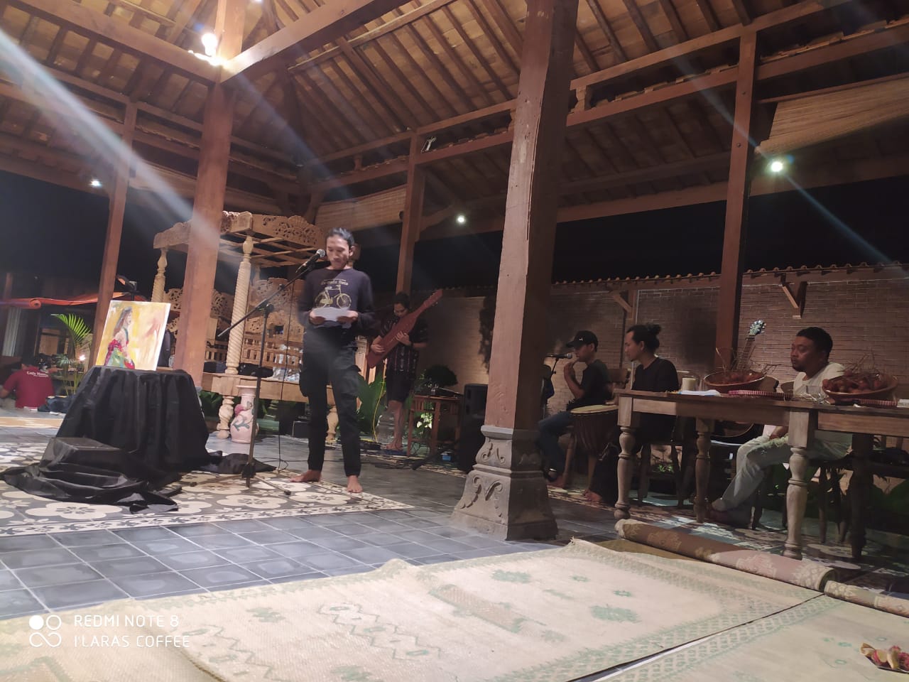 NEWS: Kolaborasi seorang seniman puisi dan musik dalam acara epik tersebut (1/2/2020)-(Foto: BNews)