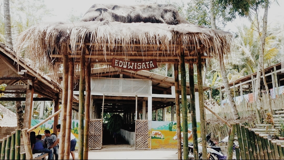 NEWS: PIntu gerbang wisata edukasi ternak sapi sobowono (7/2/2020)-(Foto: Istimewa)