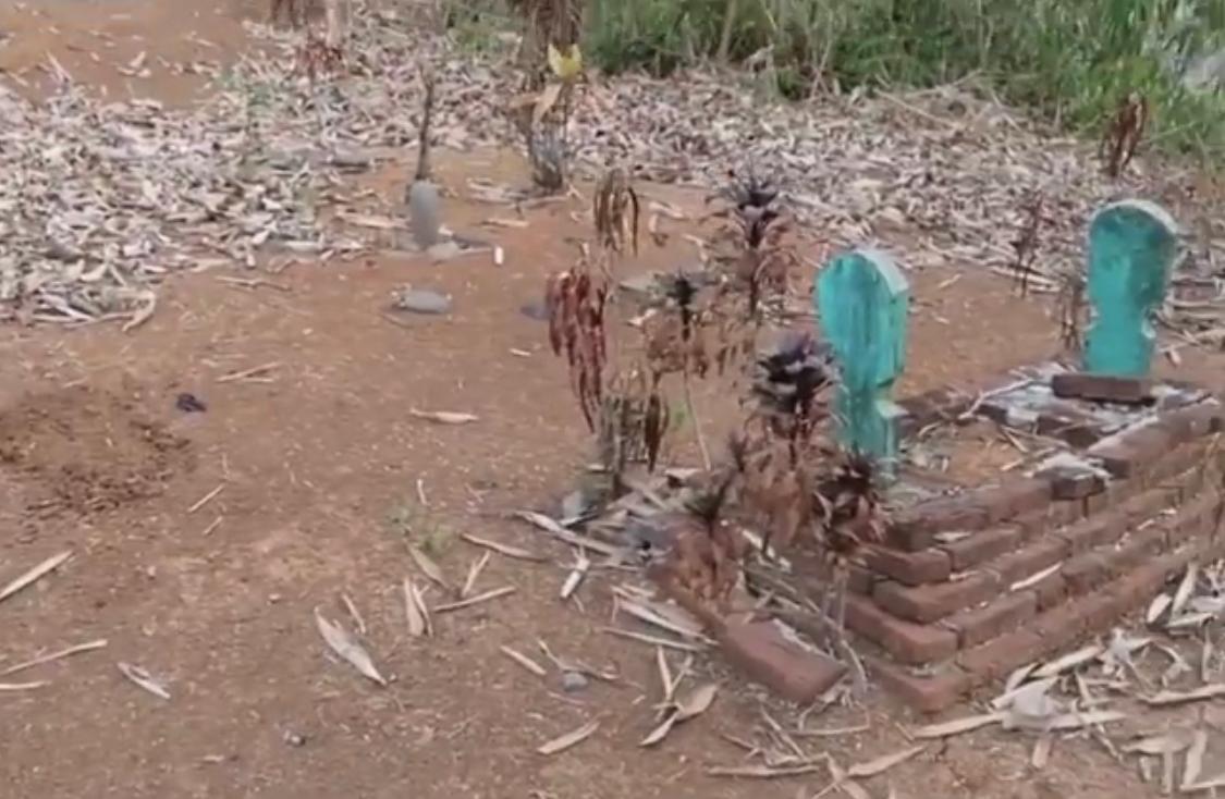 NEWS: Sebuah makam dimana handphone dicoba di kubur , hasilnya mengerikan (Foto: SS Video)