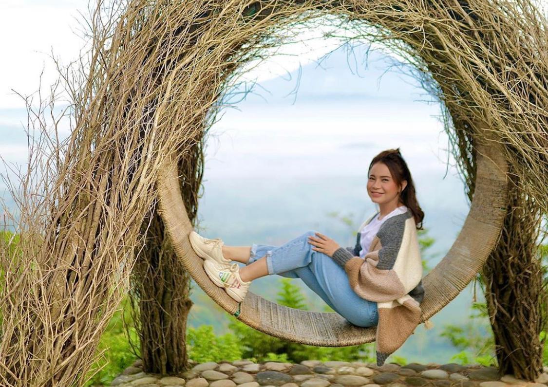 NEWS: Artis nasional Rossa saat di salah satu tempat wisata dan akan ke Magelang (Foto: Istimewa)
