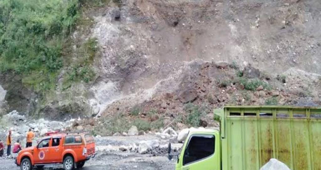 BREAKING NEWS: Dua Penambang Merapi di  Srumbung Tewas Tertimpa Longsor