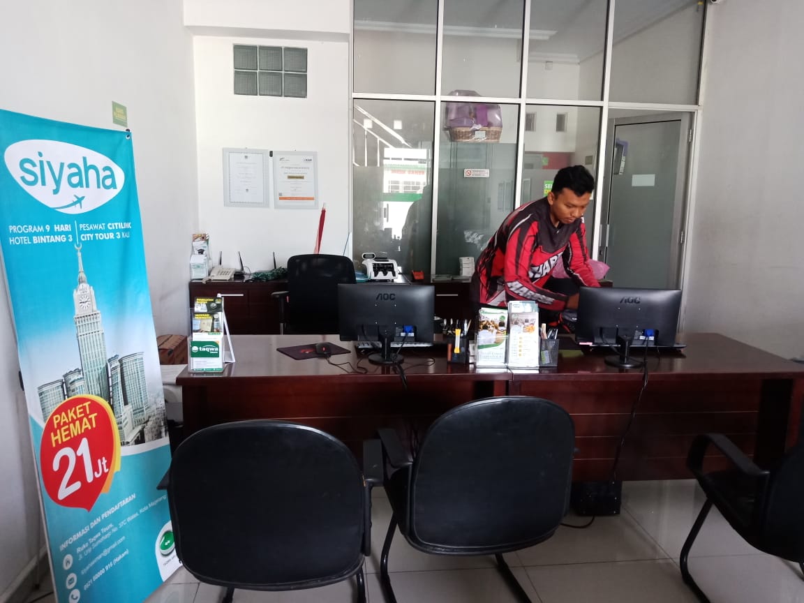 Kepulangan Puluhan Jamaah Umroh Asal Magelang Tertahan di Arab Saudi