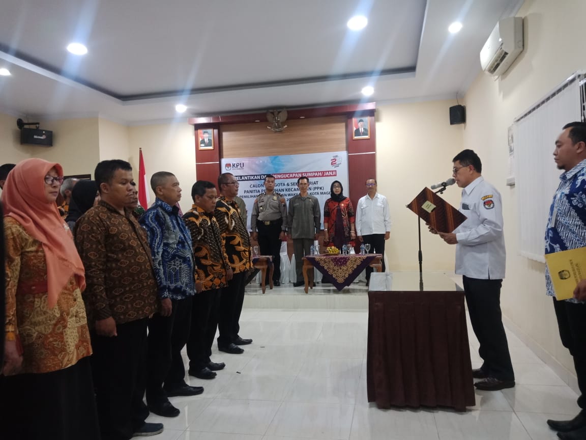 NEWS: Persiapan Pilwalkot, KPU Kota Magelang lantik PPK tingkat Kecamatan (29/2/2020)-(Foto: Cr1)