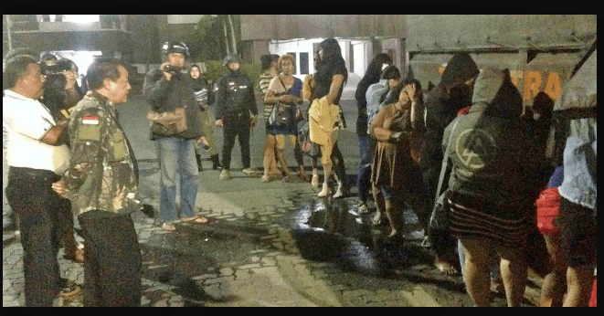 NEWS: PSK dan Waria yang ditangkap sedang dilakukan pembinaan (22/2/2020)-(Foto:istimewa)