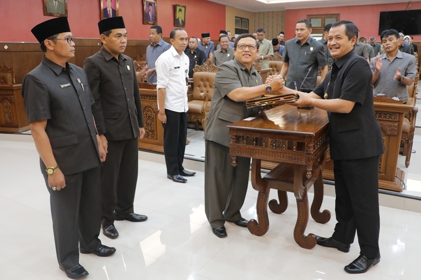 NEWS :DPRD Kabupaten Magelang setujui perubahan Raperda soal PDAM dan BUMD (18/3/2020)-(Foto: Istimewa)