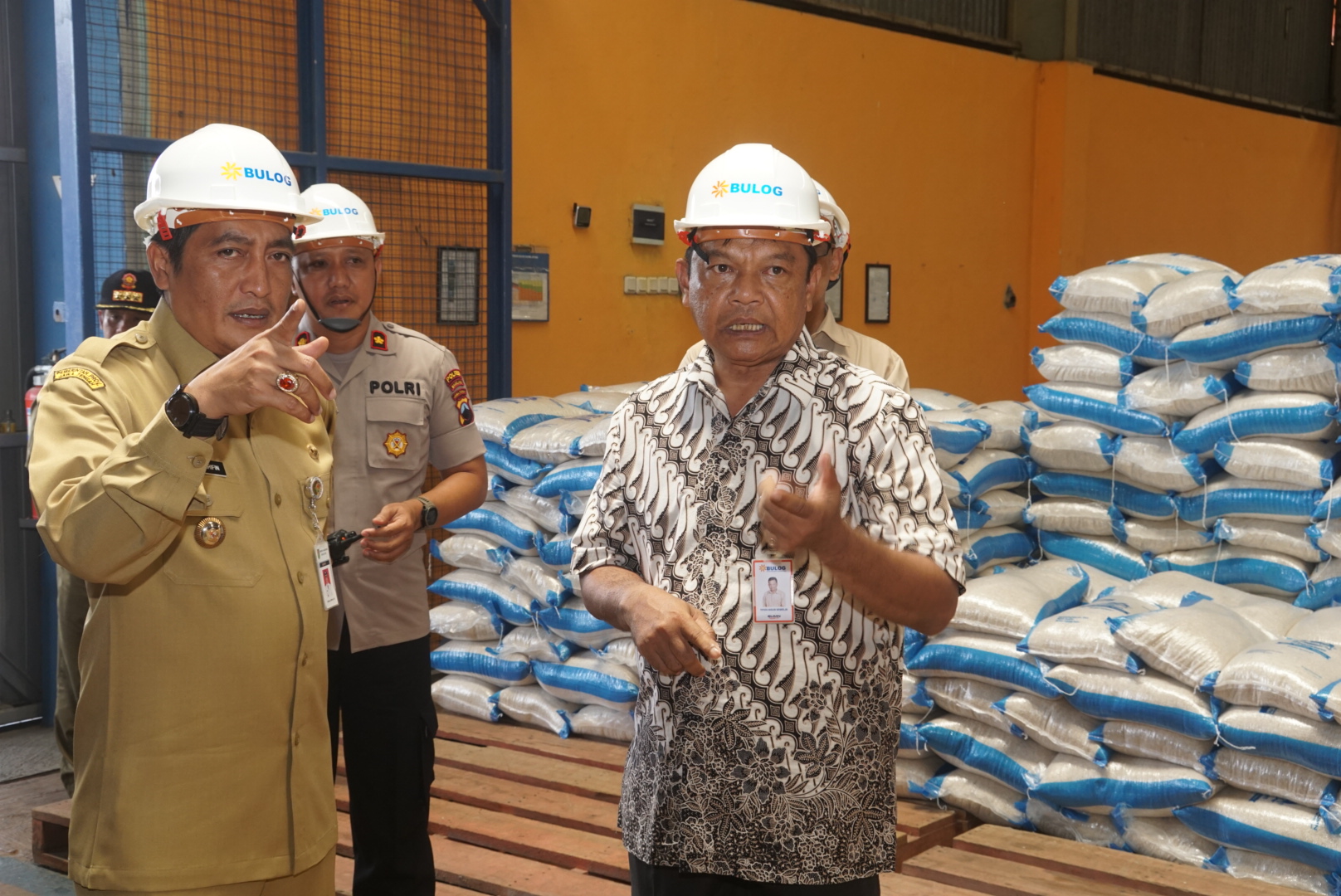NEWS: Bupati Magelang sidak ke Gudang Bulog pastikan cadangan pangan aman di Magelang (16/3/2020)-(Foto: Istimewa)