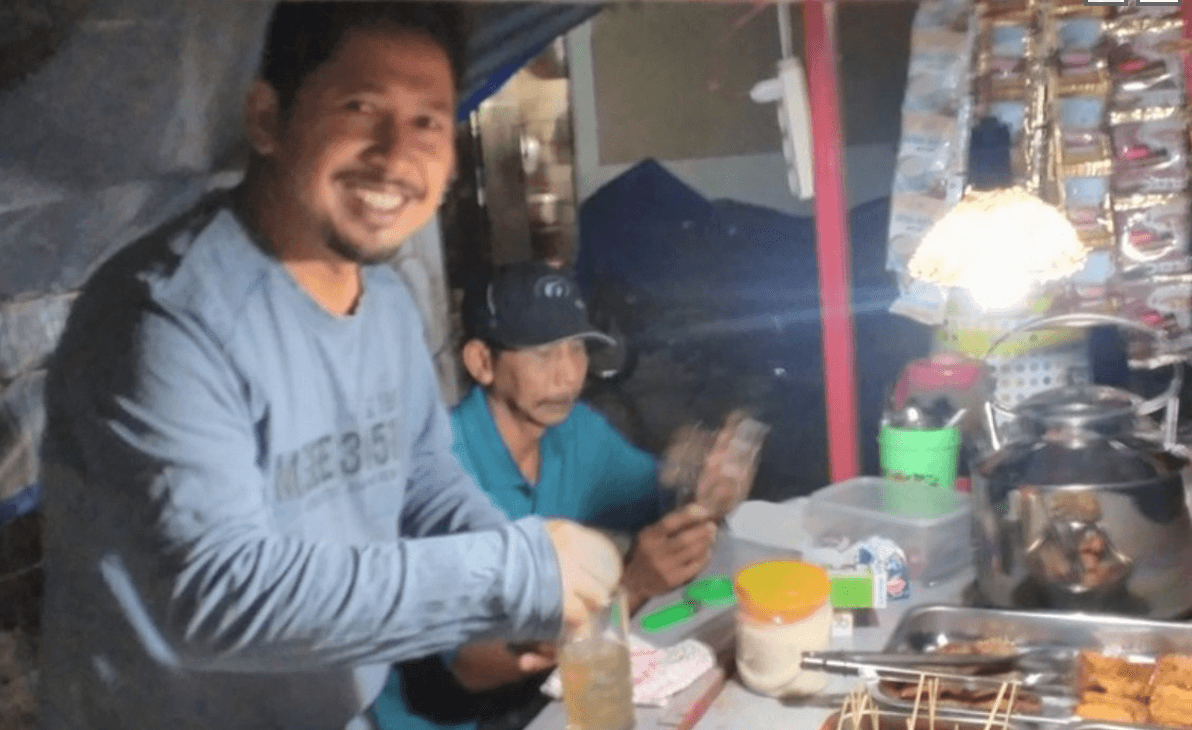 Jadi Anggota DPRD Kabupaten Magelang, Pria Ini Tetap Jualan Angkringan