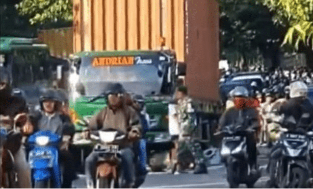 Truk Trailer Tabrak Lima Motor, Bocah 6 Tahun Meninggal