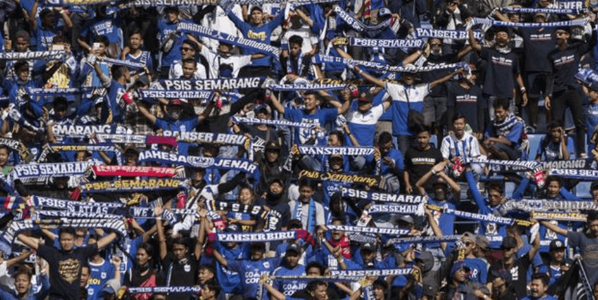 PADATI : Ribuan suporter PSIS Semarang