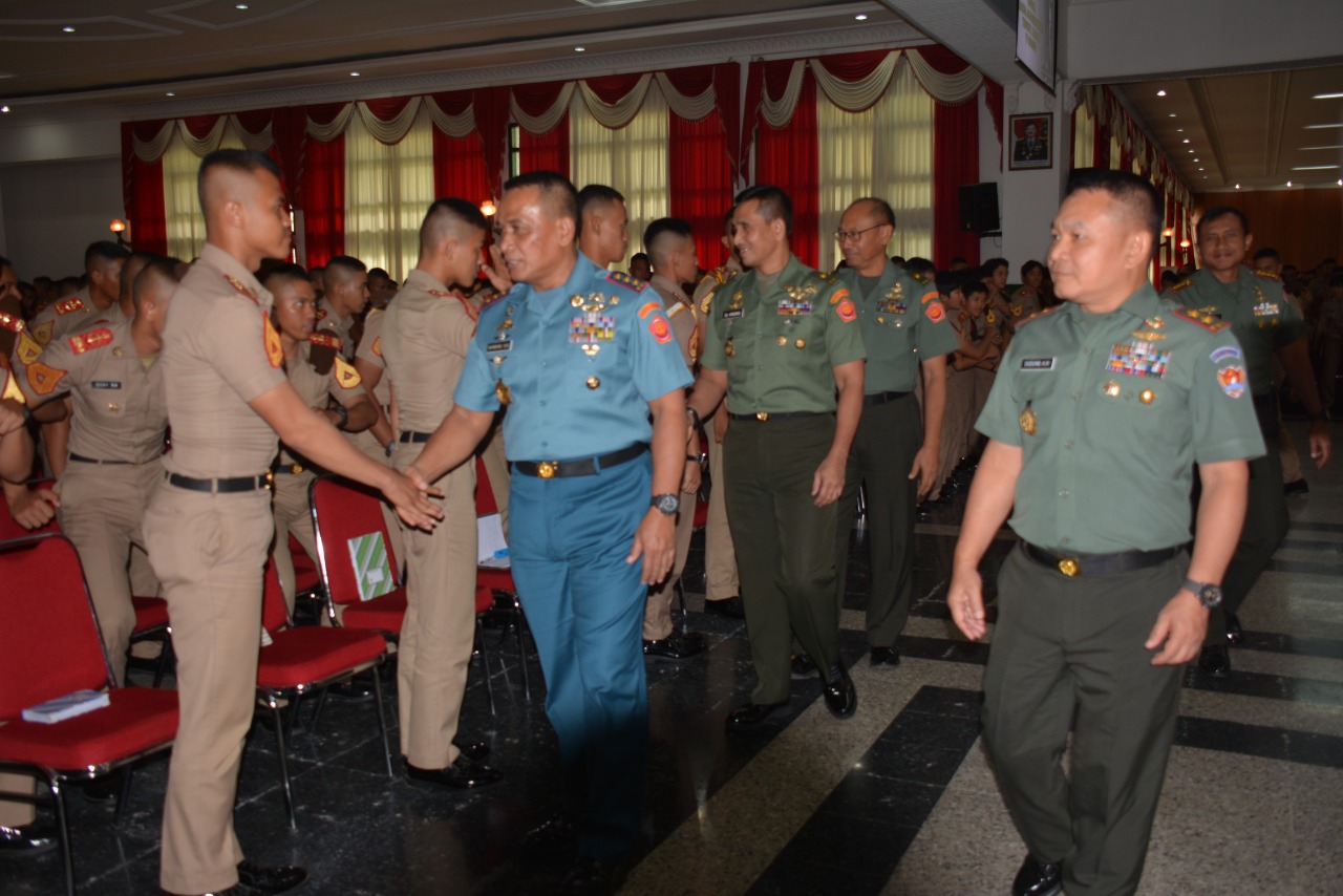 NEWS: Kuliah umum di hadapan taruna taruni Akmil Magelang (9/3/2020)-(Foto: Istimewa)