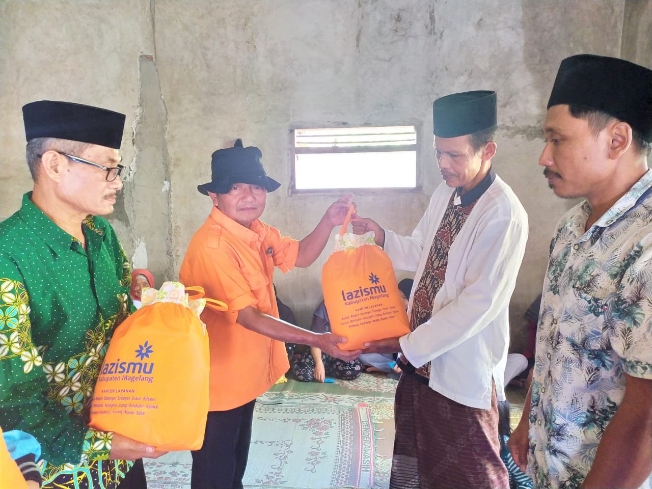 Muhammadiyah Disaster Management Magelang Bantu Korban Bencana Bandongan