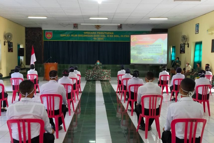 PENUTUPAN: Danrindam IV/ Diponegoro Kolonel Inf Amrin Ibrahim mengimbau seluruh peserta untuk mengantisipasi penyebaran covid-19 disela penutupan Dilatnis. (Foto: ata)