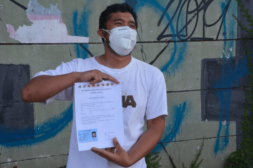 SEHAT: pasien sembuh corona yang dirawat di RSD Wisma Atlet dinyatakan sembuh dan diperbolehkan pulang.(Foto: I)
