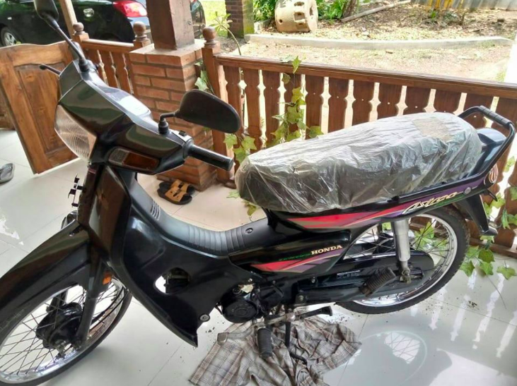 LANGKA: Honda Astrea Black Impressa dijual dengan harga Rp100 juta. (Sumber: Facebook Hasan Series)