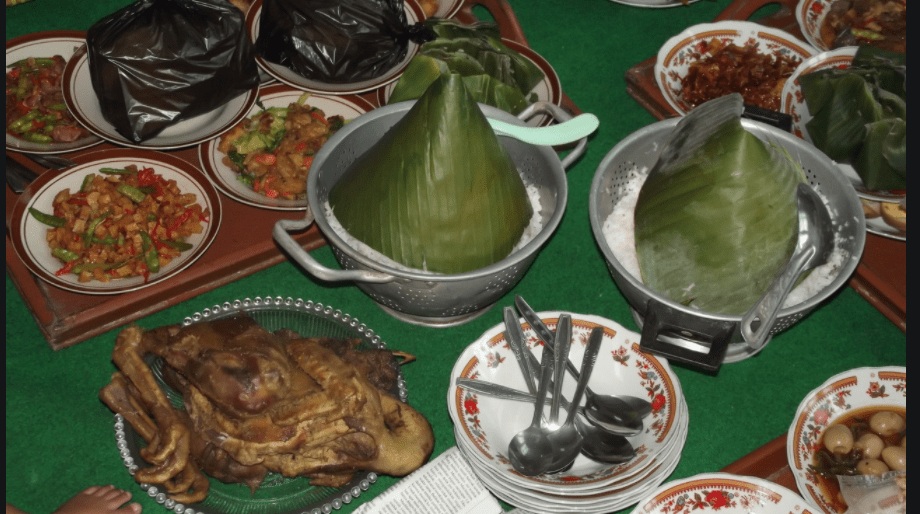 Nyadran Via Instagram, Tetap Sediakan Nasi Ingkung di Halaman Rumah