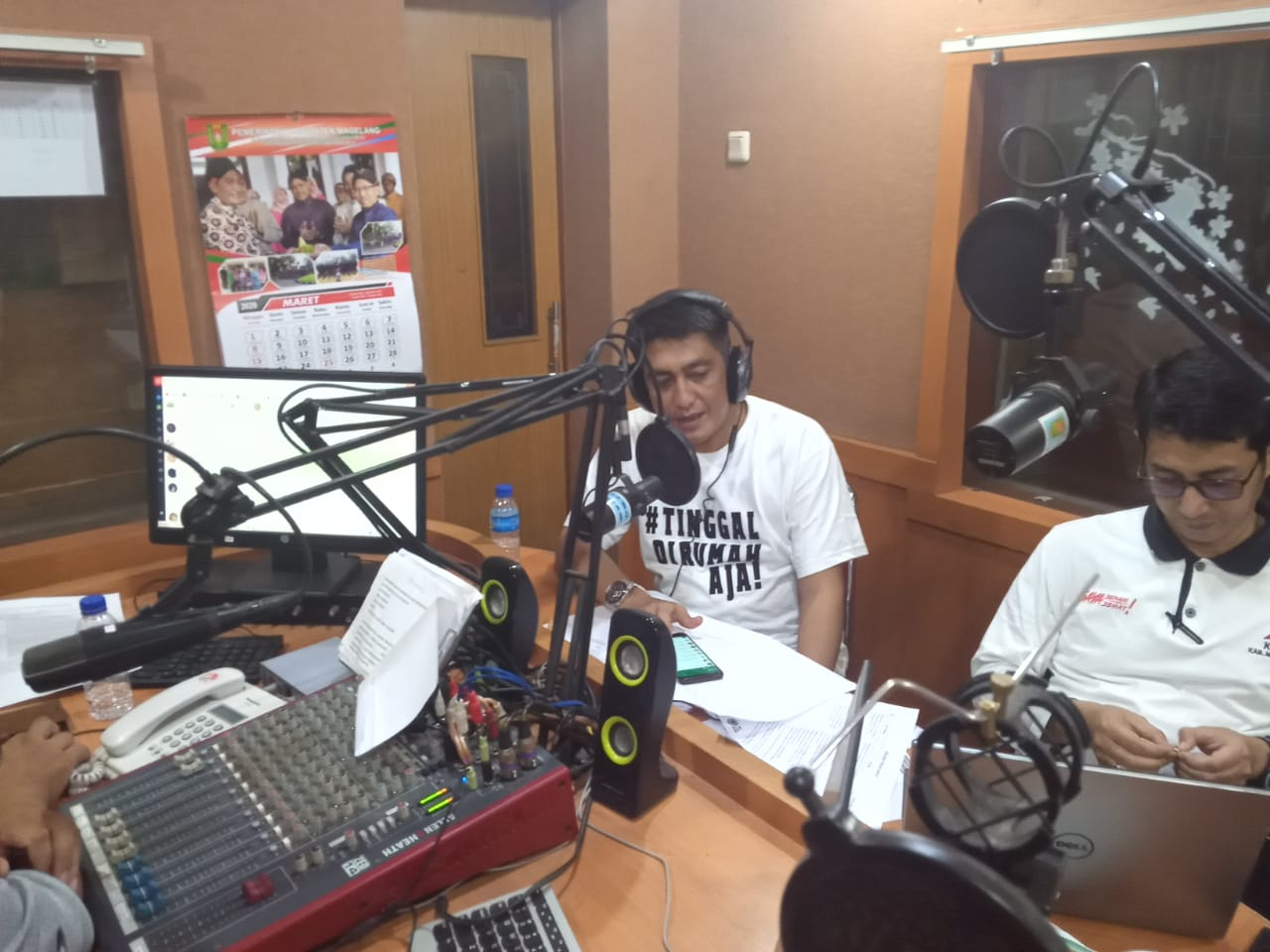 NEWS: Bupat Magelang saat menyampaikan update virus corona di Kabupaten Magelang dalam acara talkshow live di radio gemilang (Foto: Istimewa)