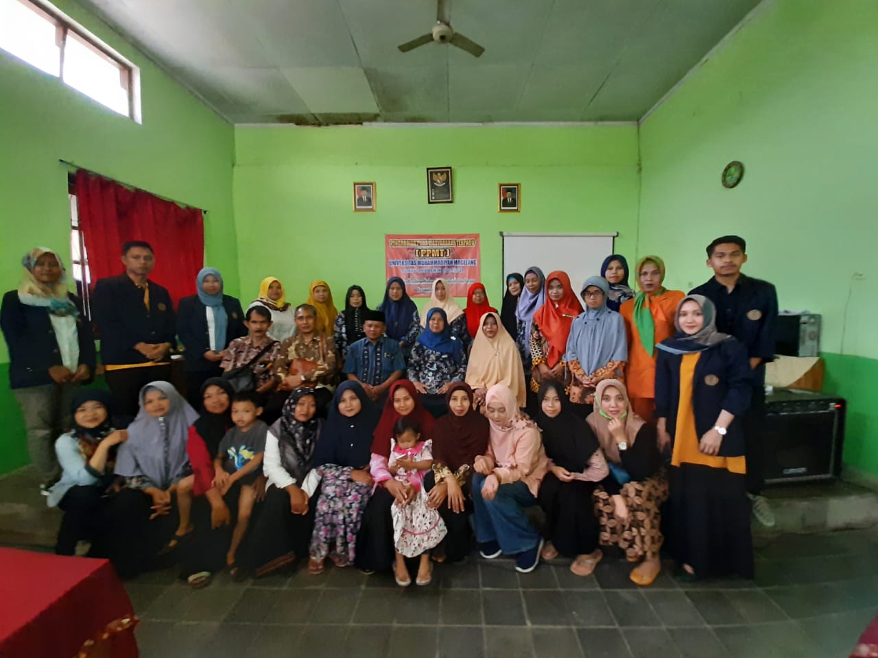 Sesi Foto Bersama setelah acara pemahaman Hukum KDRT dan Diversi oleh Mahasiswa UMM (6/3/2020)-(Foto: adv)