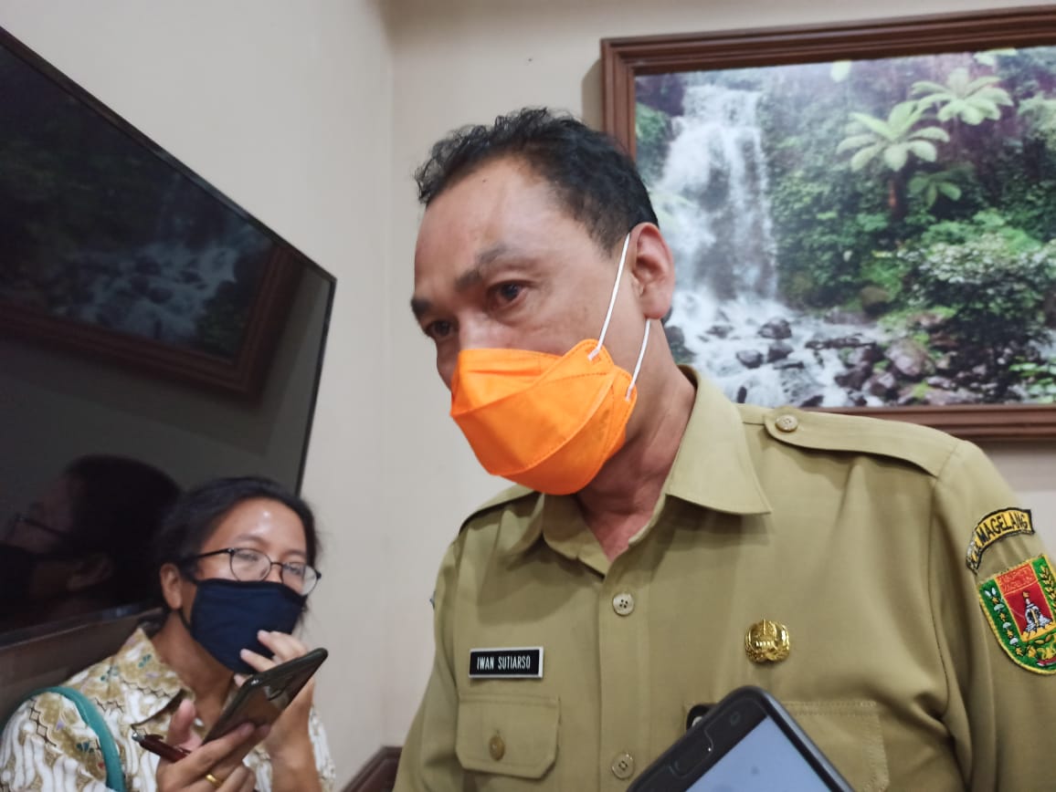 NEWS: Kepala Disparpora Kabupaten Magelang Iwan Sutiarso saat diwawancarai awak media terkait DTW mandiri (13/4/2020)