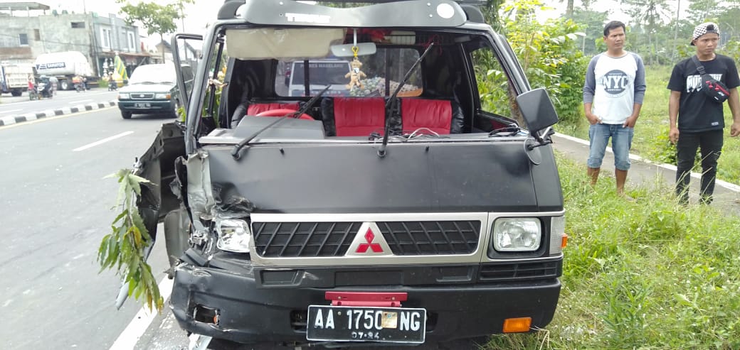 NEWS: Salah satu kendaraan yang terliat kecelakaan di Mungkid (29/4/2020)-(Foto: Istimewa)
