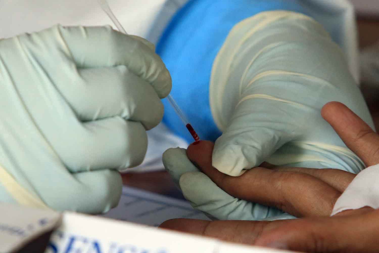 ILUSTRASI; Pemeriksaan suspect corona