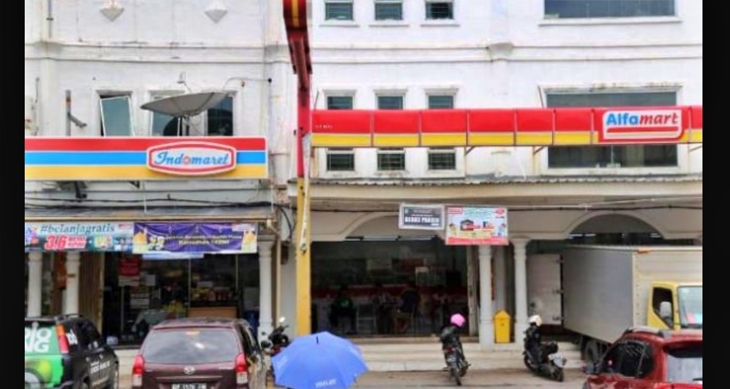 Kenapa Indomart dan Alfamart lokasinya sering bersebelahan