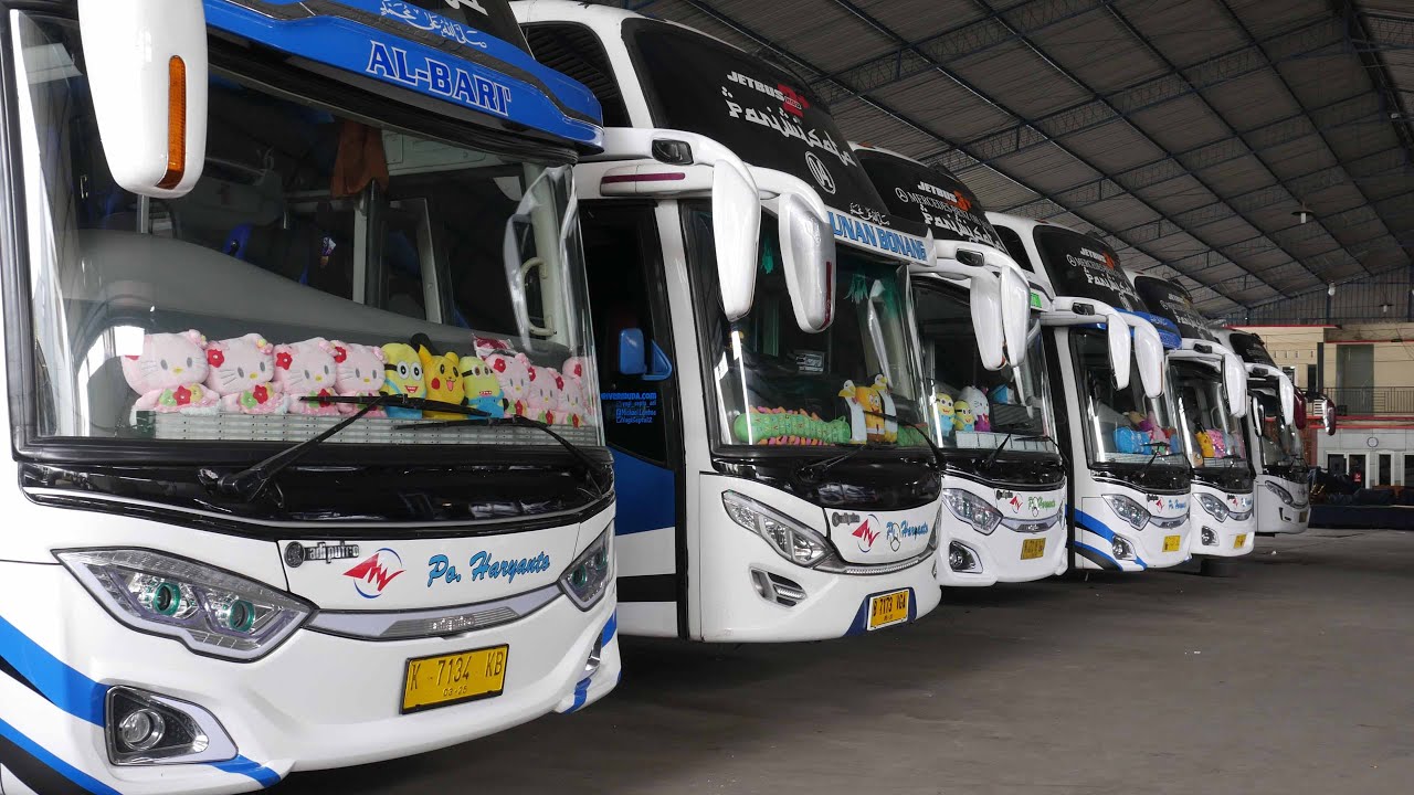 ILUSTRASI: Deretan Bus Pariwisata dan Umum yang berhenti beroperasi karena wabah corona (Foto: Istimewa)