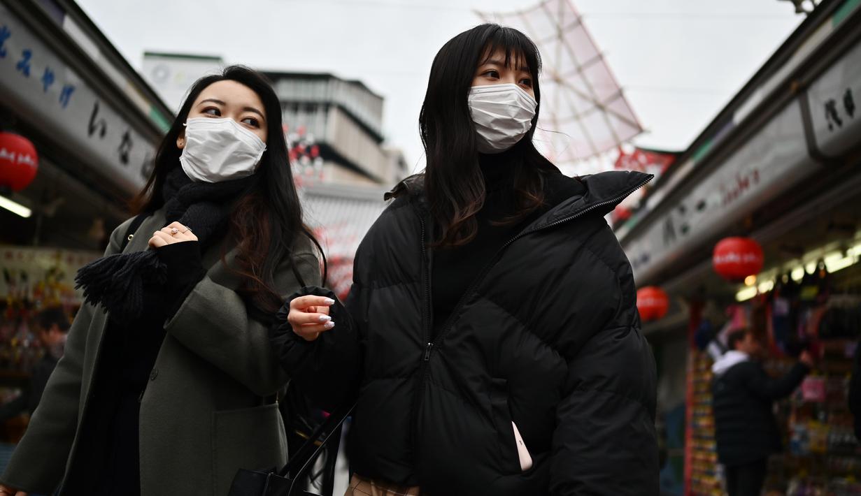 ILUSTRASI : Masyarakat mengenakan masker