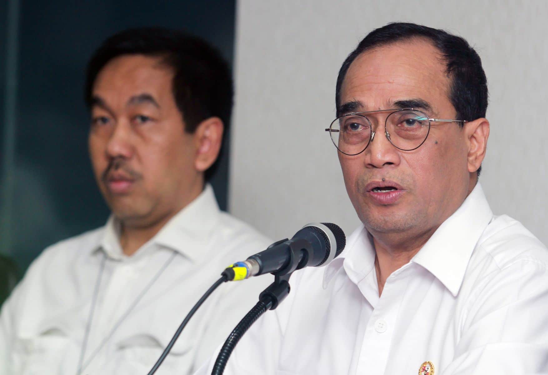 Menteri Perhubungan Budi Karya Ijinkan Transportasi umum beroperasi di tengah pademi corona (Foto: Internet)