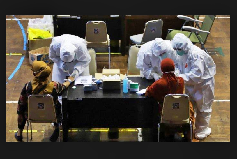 NEWS: Pelaksanaan Rapidt Test (RDT) massal bagi pengunjung indogrosir (12/5/2020)-(foto: istimewa)