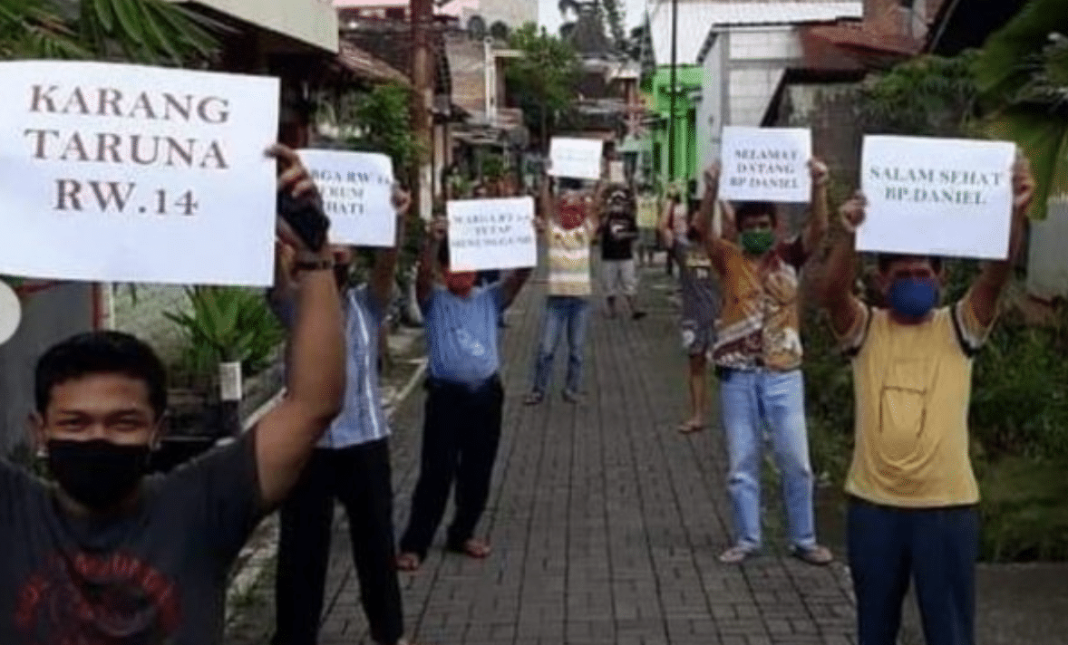 Viral, Warga Salatiga Sambut Kepulangan Pasien Sembuh Corona