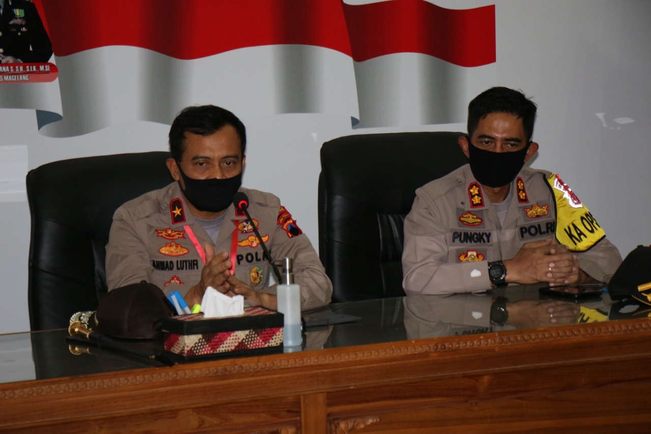 NEWS: Kapolda Jateng didampingi Kapolres Magelang saat berkunjung ke Magelang berikan keterangan 10 titik pintu masuk (15/5/2020)-(Foto: Istimewa)