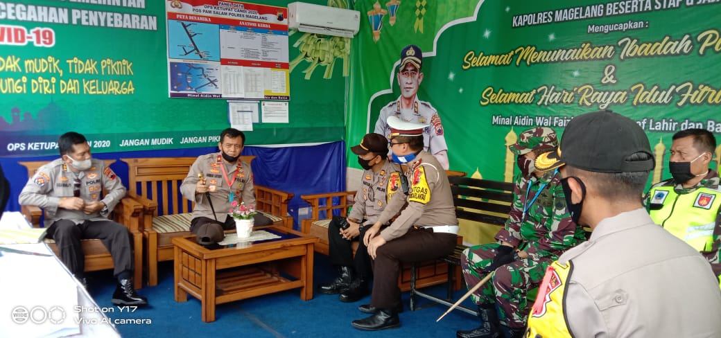 NEWS: Kapolda Jateng saat meninjau Pos Pam Salam Magelang perbatasan Jateng-DIY (15/5/2020)--(Foto: Istimewa)