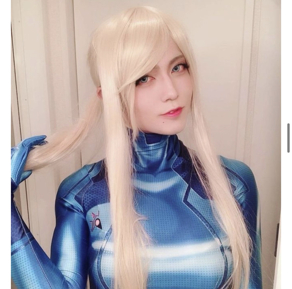 Cosplay Cantik Ini Ternyata Seorang Pria, Ini Wajah Aslinya