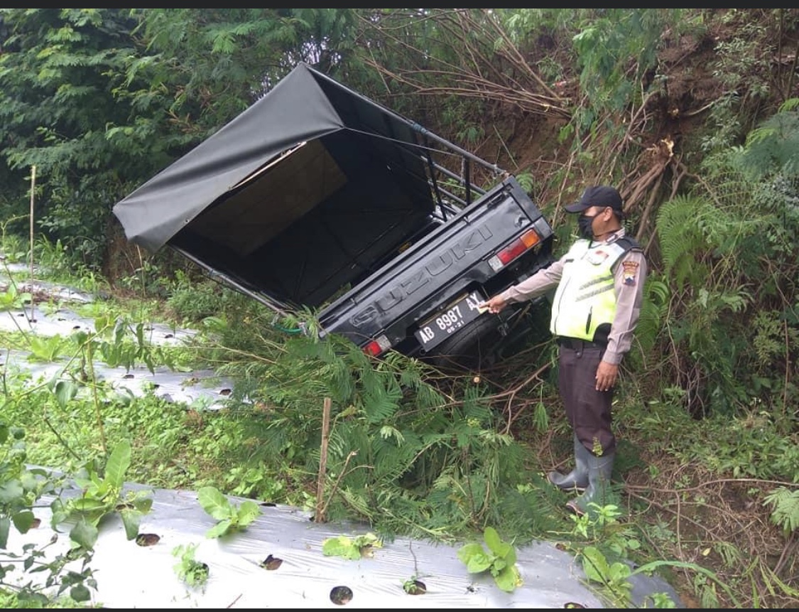 Mobil Terjun ke Jurang di Jalur Rawan Wilayah Pakis Magelang