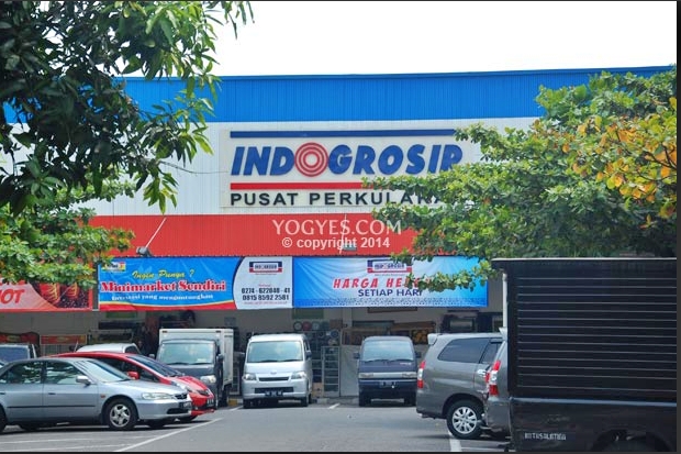 Pusat perbelanjaaan Indogrosir Sleman sebelum ditemukan Kasus Positif Covid-19