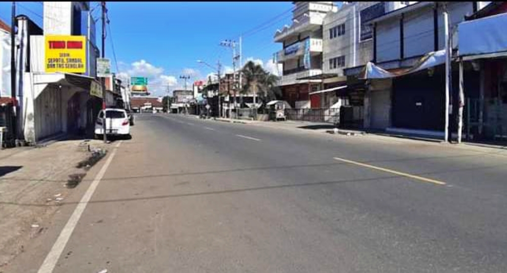 Kawasan Jalan Desa Krincing Secang sepi saat lebaran karena menjadi desa terbanyak pasien covid-19