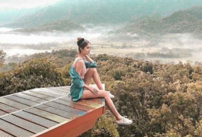 ILUSTRASI : Wisatawan saat berkunjung di salah satu tempat wisata di Kabupaten Magelang (Foto: Istimewa)