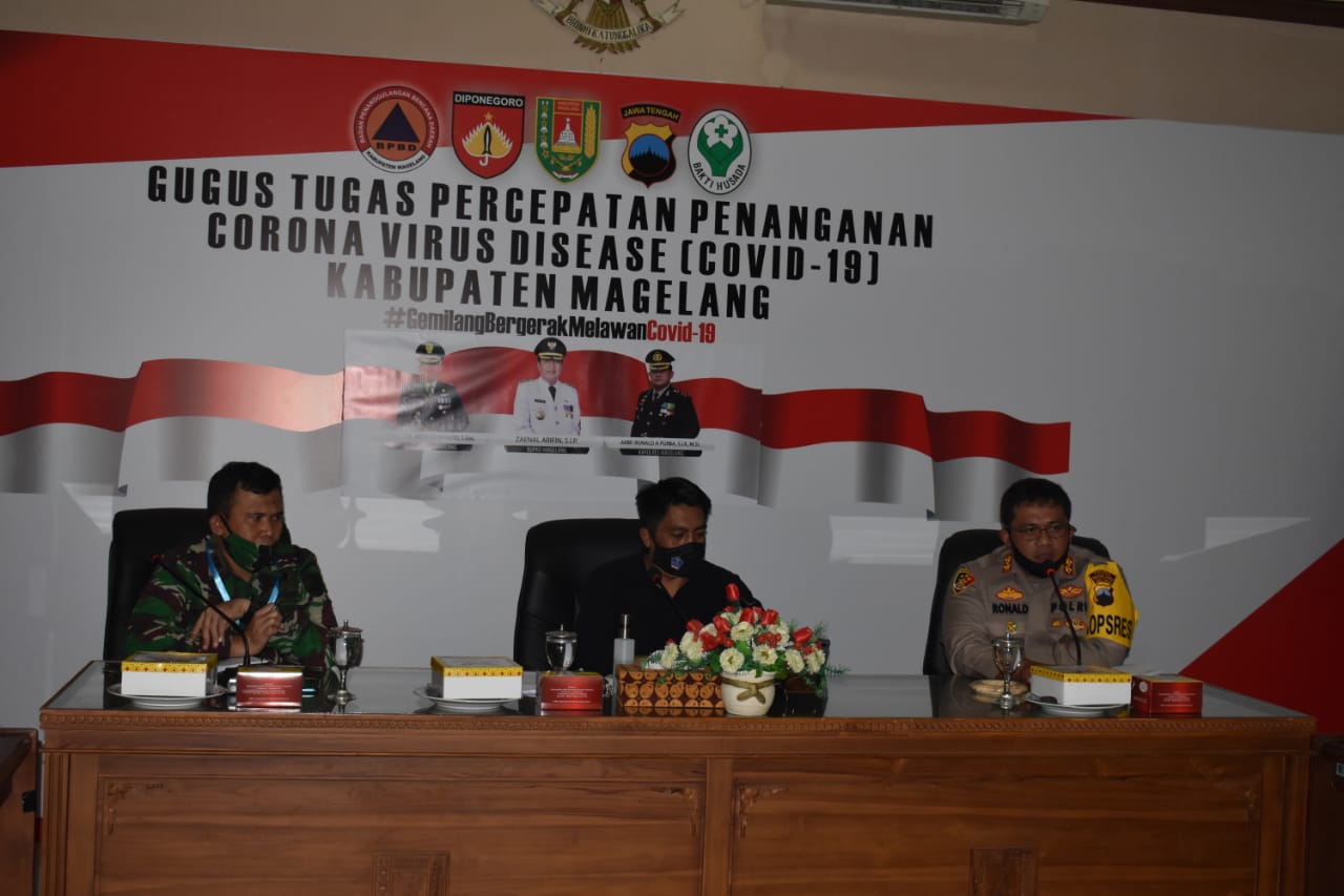 Rapat Tim Gugus Tugas Penanganan Percepatan Covid-19 di Kabupaten Magelang dipimpin langsung Bupati, Dandim dan Kapolres terkait inovasi new normal (16/6/2020)-(Foto: istimewa)
