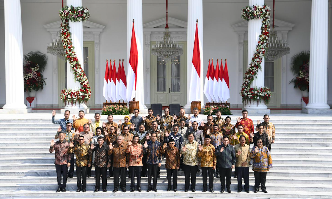 RESHUFFLE?: Presiden Joko Widodo-Wakil Presiden Maruf Amin bersama Menteri Kabinet Indonesia Maju. (Foto: internet)