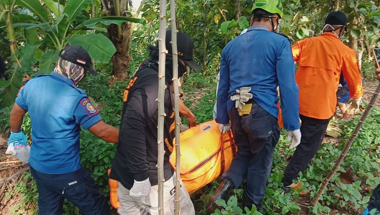 Evakuasi Mayat di Desa Candirejo Borobudur
