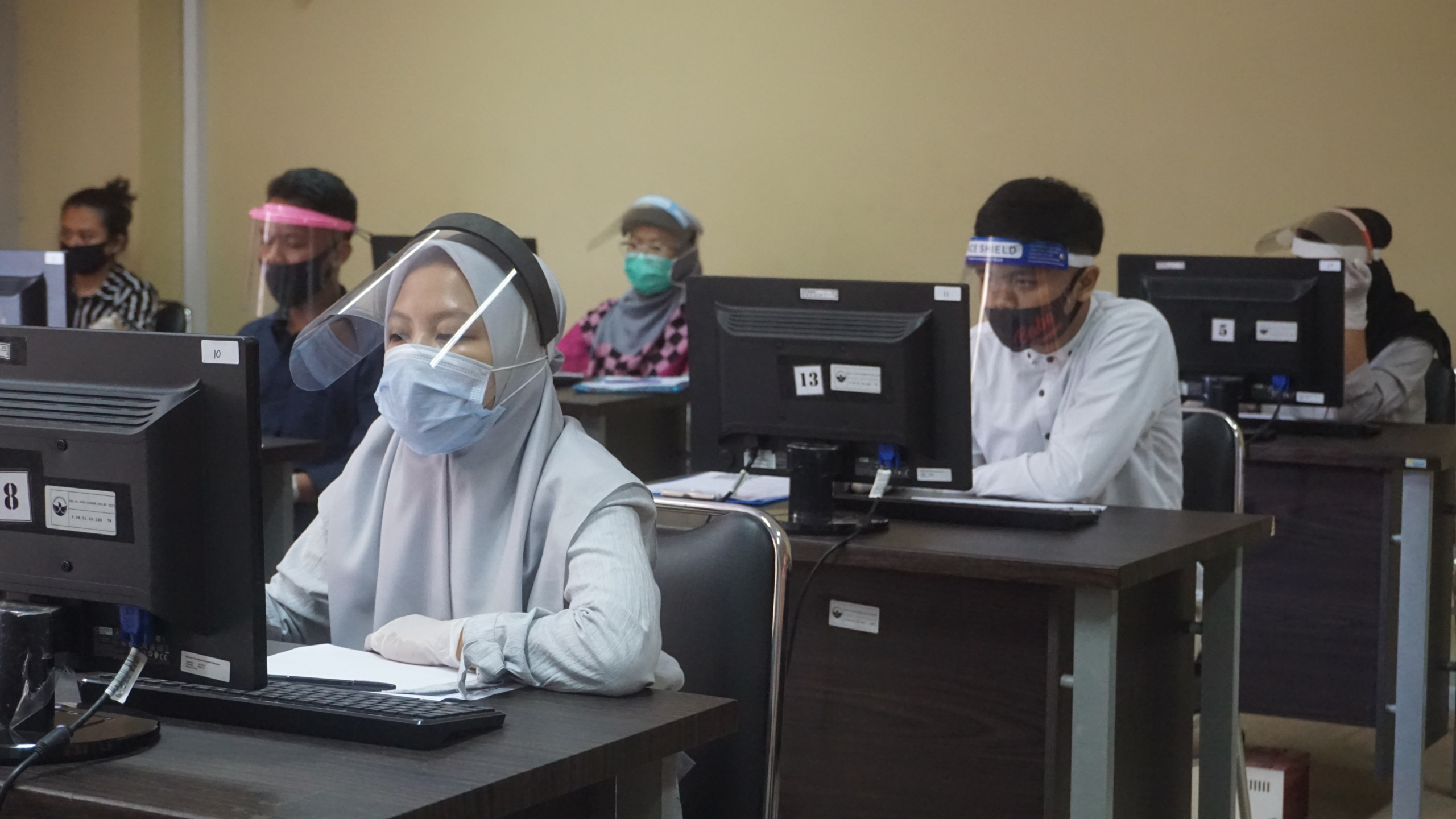 Peserta ujian masuk Universitas Tidar Magelang (5/7/2020)-(Foto-Istimewa)